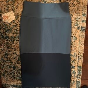 NWT lulaRoe pencil skirt. Size XS two toned blue